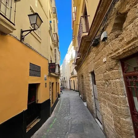 En El Centro Bajo A *