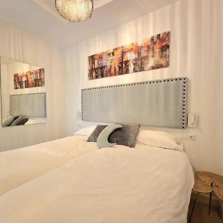 Apartment En El Centro Bajo A Cadiz