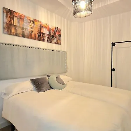 En El Centro Bajo A * Cádiz