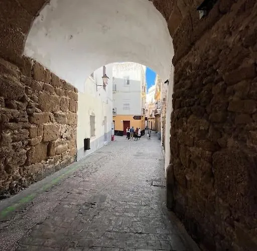 En El Centro Bajo A *