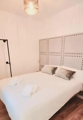 En El Centro Bajo A * Cádiz