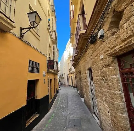 En El Centro Bajo A *